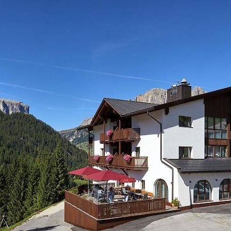Sporthotel Panorama Corvara In Badia Exterior foto